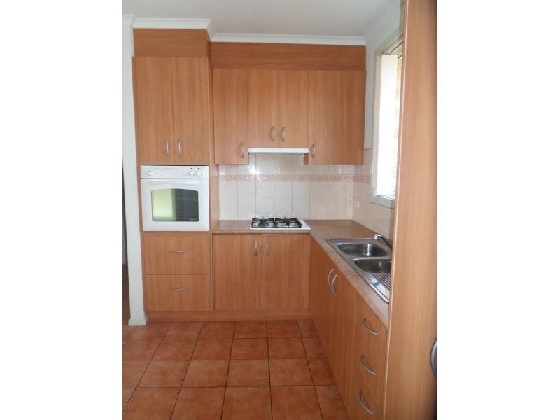 2/35 Balaclava Avenue, Altona Meadows VIC 3028