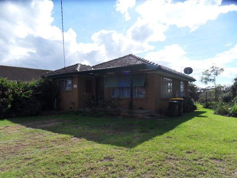 8 Charles Road, Altona VIC 3018