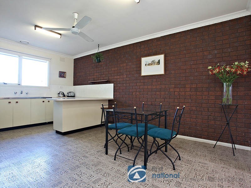 2/180 Queen Street, Altona VIC 3018