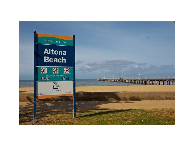 2/51 Grieve Parade, Altona VIC 3018