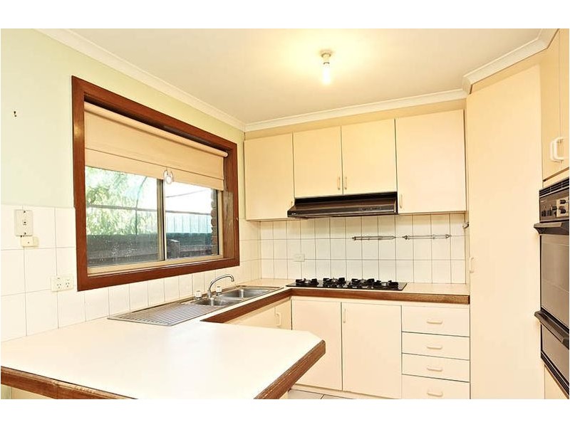 1/9 Balaclava Avenue, Altona Meadows VIC 3028