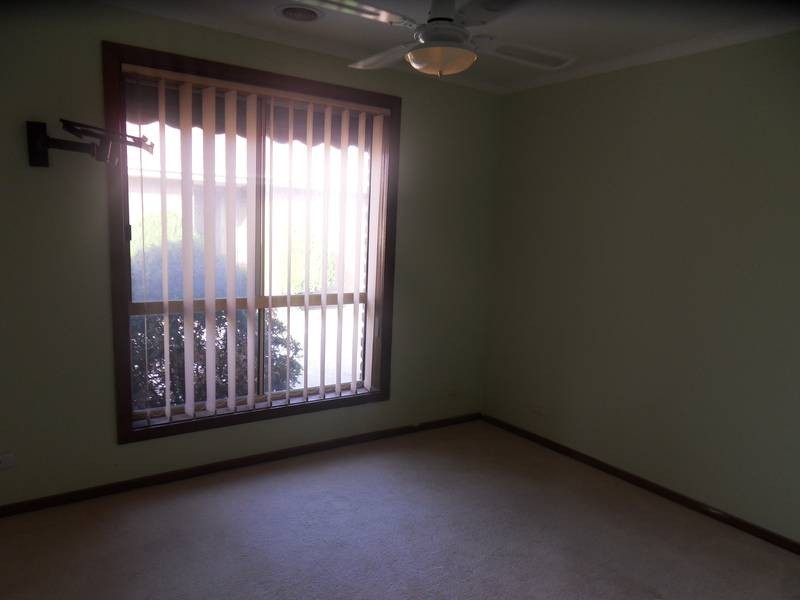 1/9 Balaclava Avenue, Altona Meadows VIC 3028