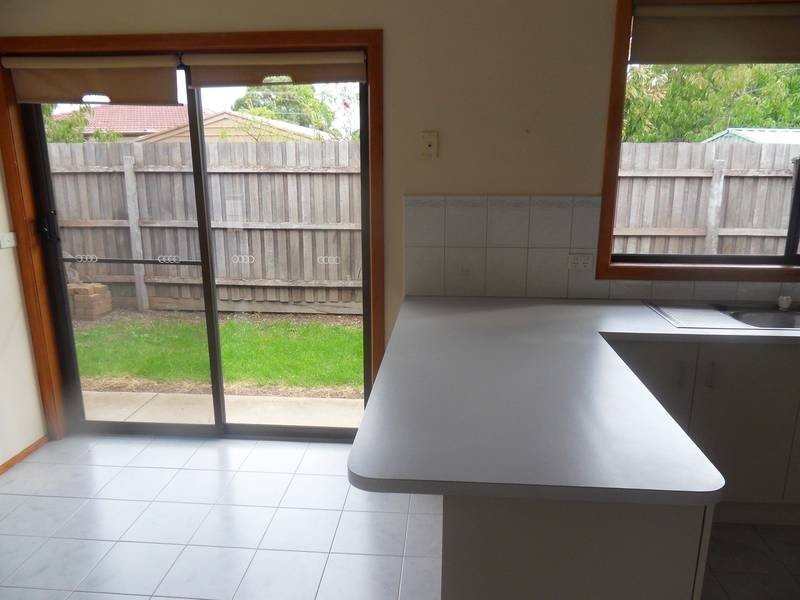 2/197 Civic Parade, Altona VIC 3018