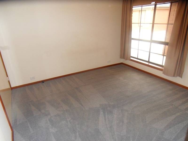 2/197 Civic Parade, Altona VIC 3018