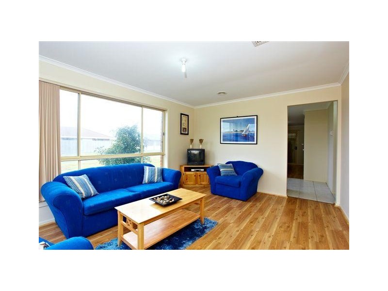 24 Lan Avenue, Altona Meadows VIC 3028