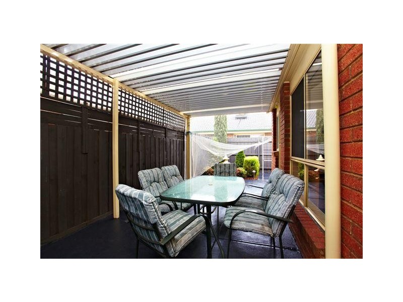 24 Lan Avenue, Altona Meadows VIC 3028