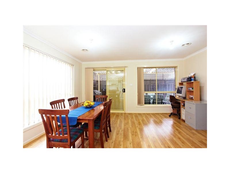 24 Lan Avenue, Altona Meadows VIC 3028