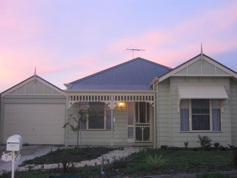 7 Caribou Place, Point Cook VIC 3030