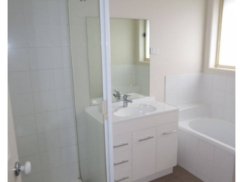 6 Balaclava Avenue, Altona Meadows VIC 3028