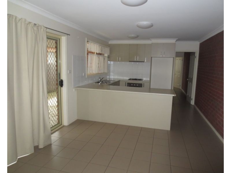 6 Balaclava Avenue, Altona Meadows VIC 3028