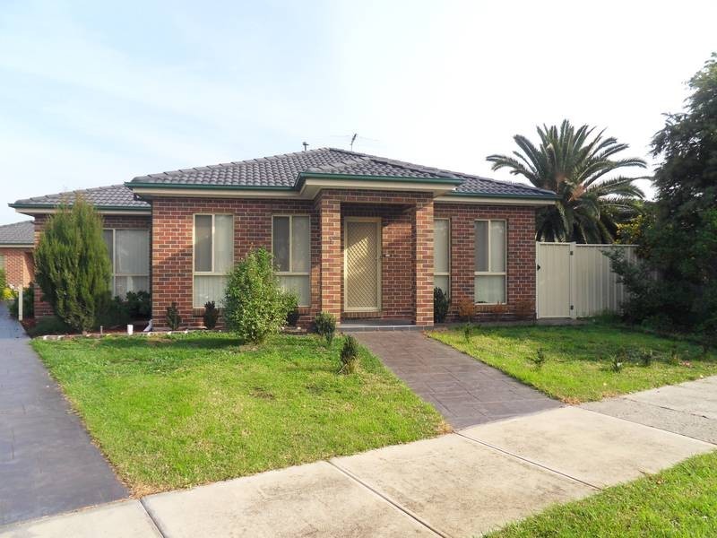 1/1 First Avenue, Altona North VIC 3025