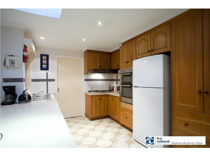 10 Kurrajong Drive, Altona Meadows VIC 3028