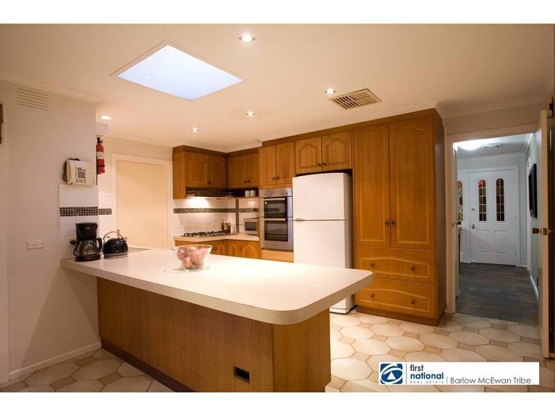 10 Kurrajong Drive, Altona Meadows VIC 3028