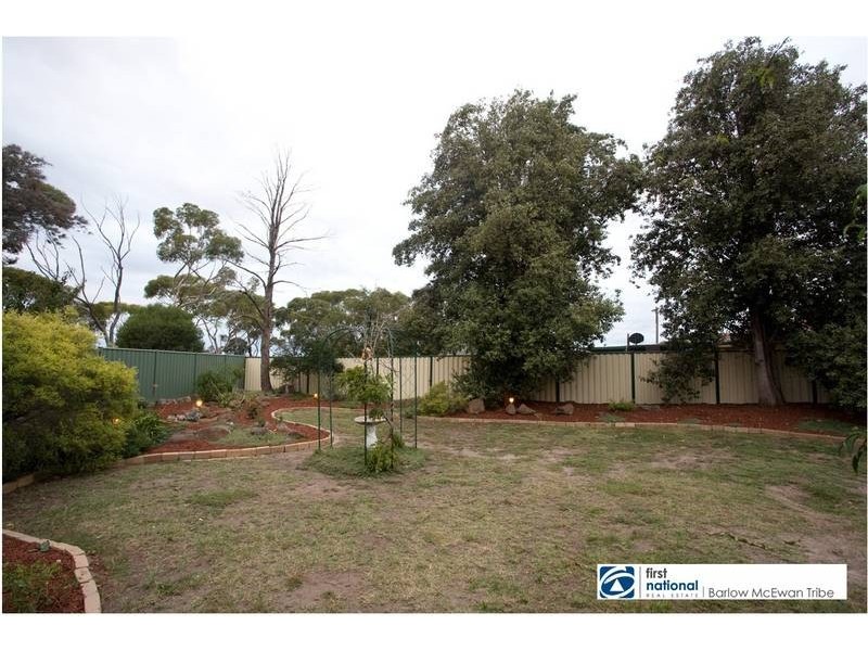 10 Kurrajong Drive, Altona Meadows VIC 3028