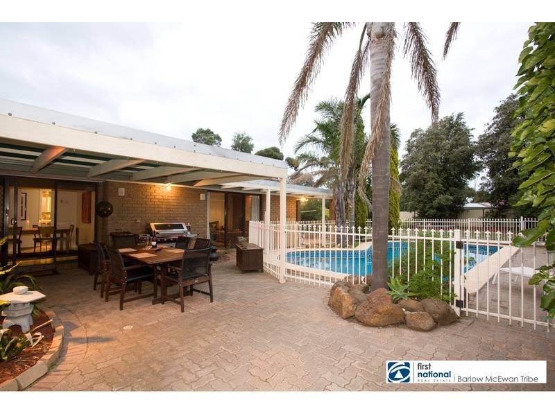 10 Kurrajong Drive, Altona Meadows VIC 3028