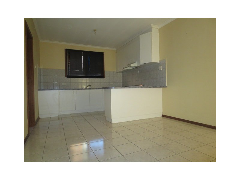 2/27 Trafalgar Avenue, Altona Meadows VIC 3028