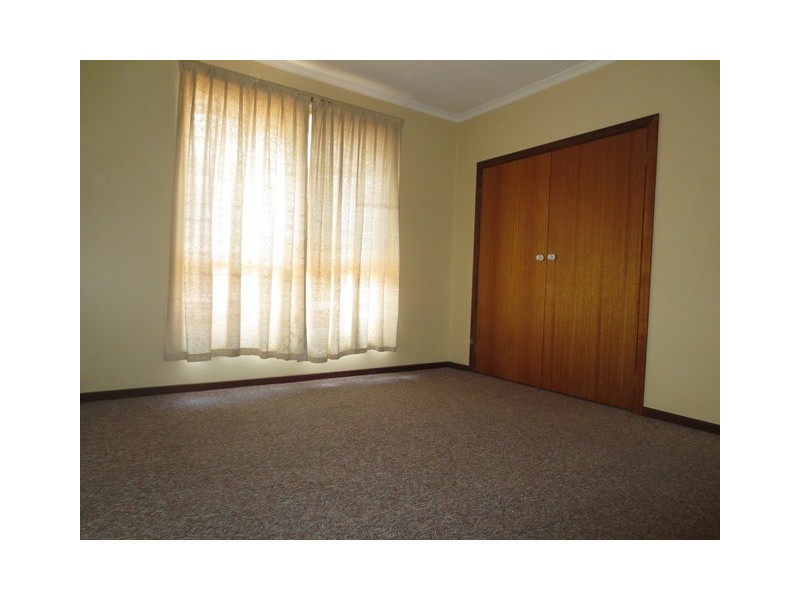 2/27 Trafalgar Avenue, Altona Meadows VIC 3028