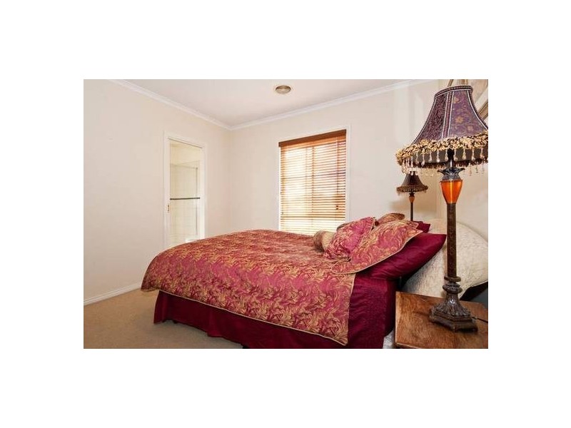 3/6 Romawi Street, Altona VIC 3018