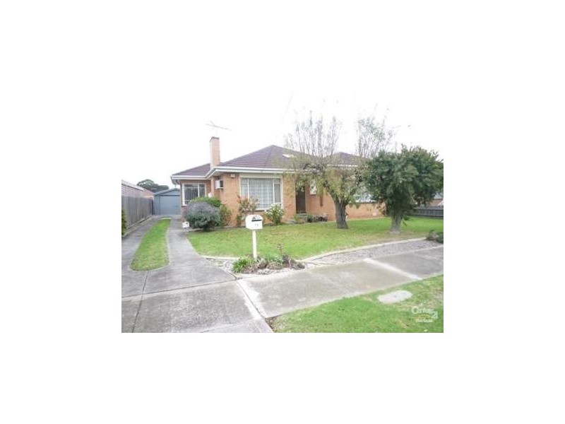 15 Chifley Avenue, Altona VIC 3018