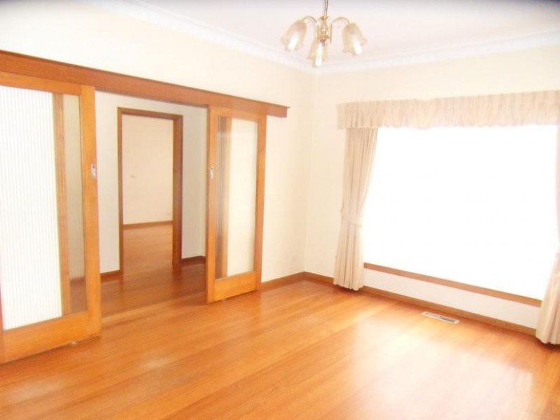 15 Chifley Avenue, Altona VIC 3018