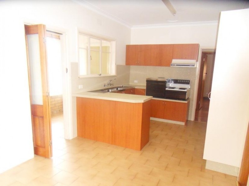 15 Chifley Avenue, Altona VIC 3018