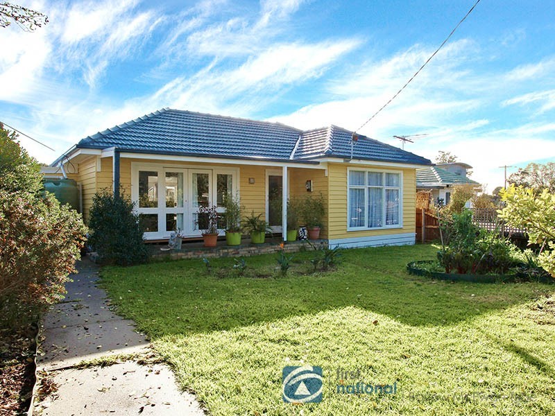 11 Central Avenue, Altona VIC 3018