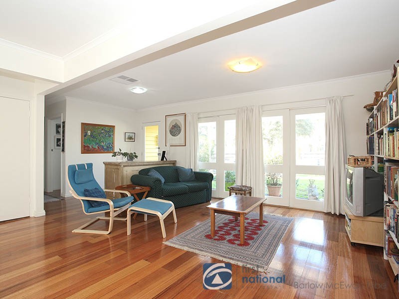 11 Central Avenue, Altona VIC 3018