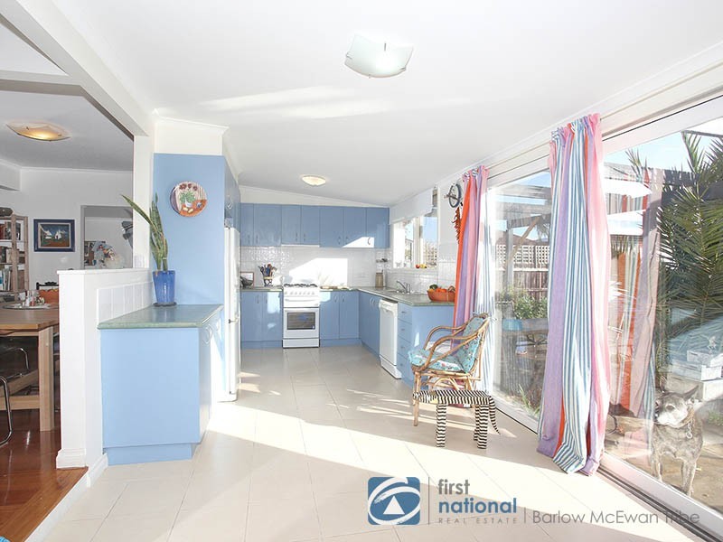 11 Central Avenue, Altona VIC 3018