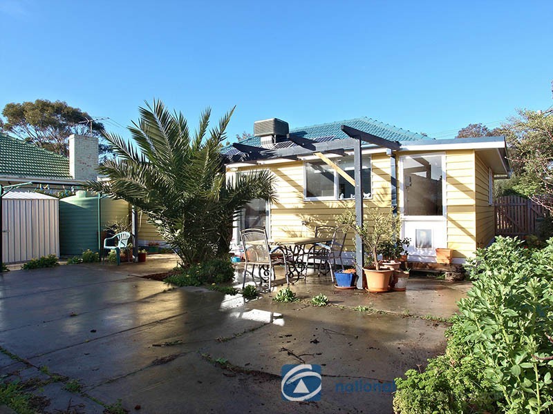 11 Central Avenue, Altona VIC 3018