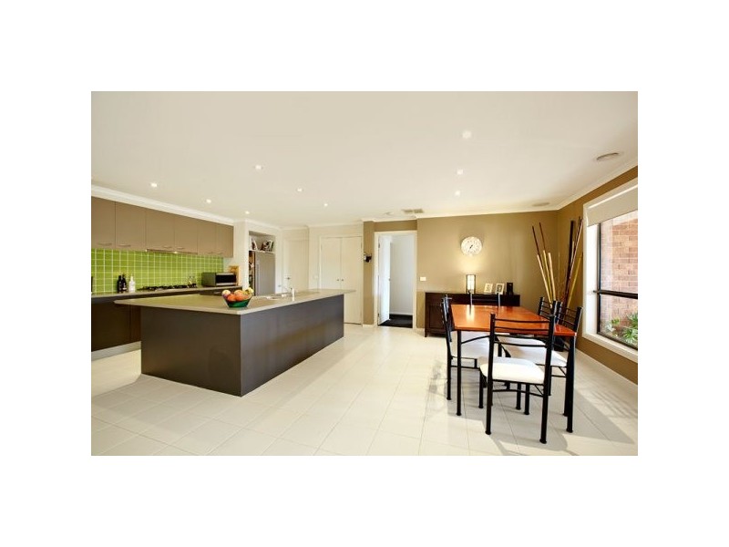 9 Vine Close, Point Cook VIC 3030