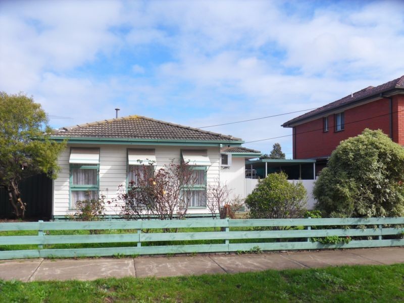 15 Hammond Street, Altona VIC 3018