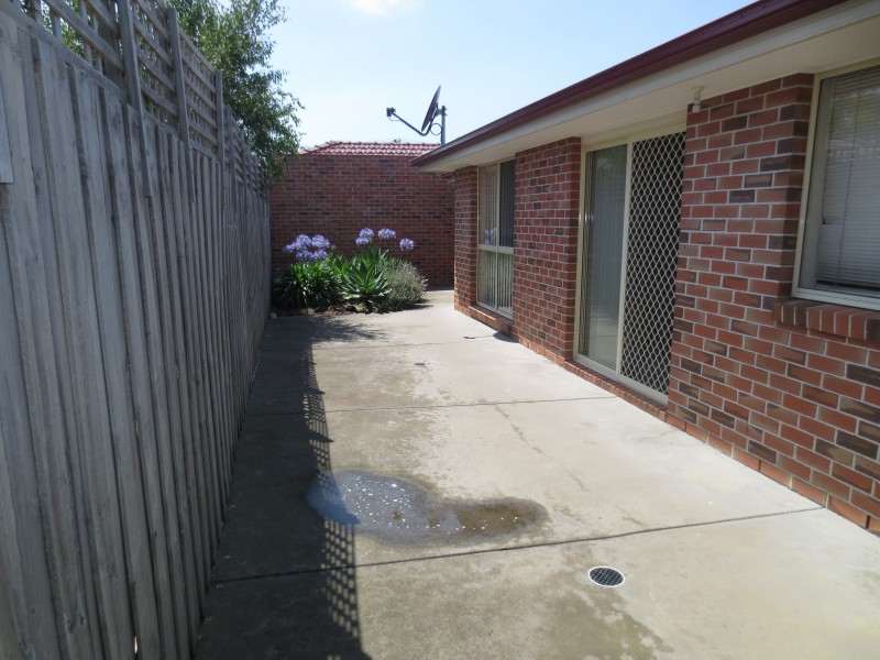 2/10 Sexton Court, Altona Meadows VIC 3028
