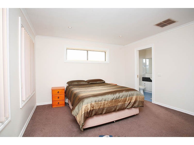 2 Jesse Court, Altona Meadows VIC 3028