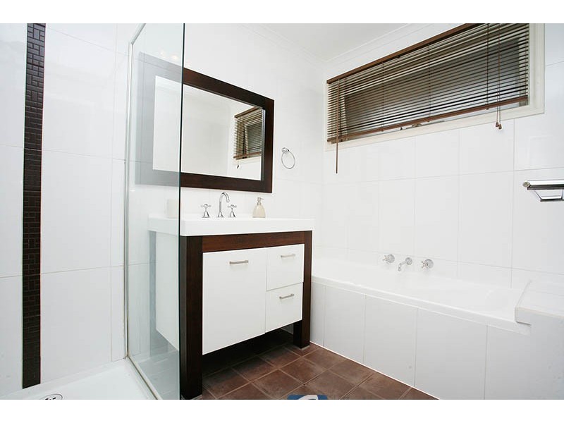 3 Dickenson Street, Altona Meadows VIC 3028