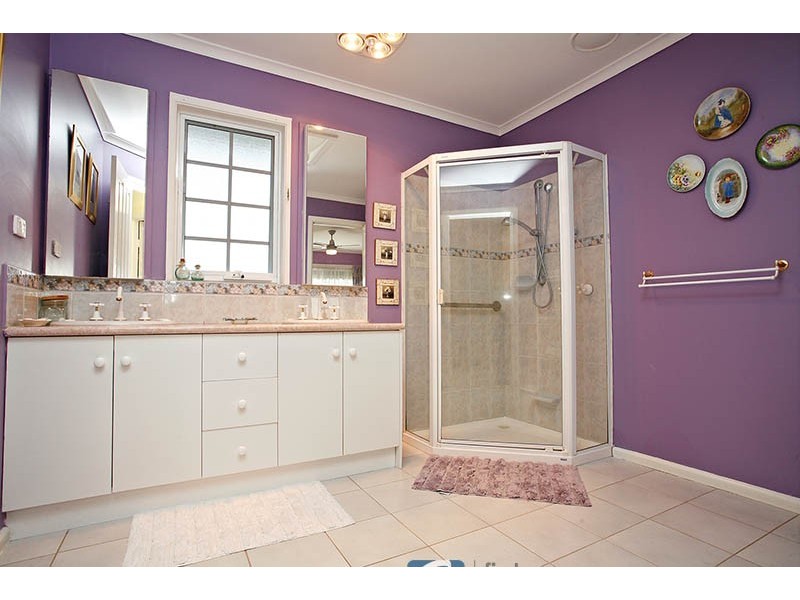 21 Burt Street, Altona VIC 3018