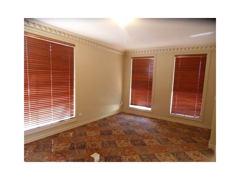 24 Skipper Drive, Altona Meadows VIC 3028