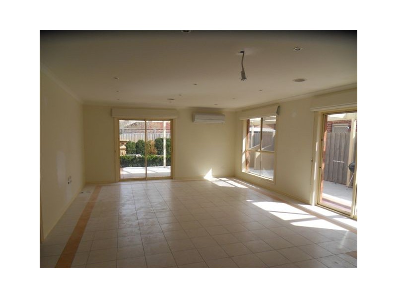 24 Skipper Drive, Altona Meadows VIC 3028
