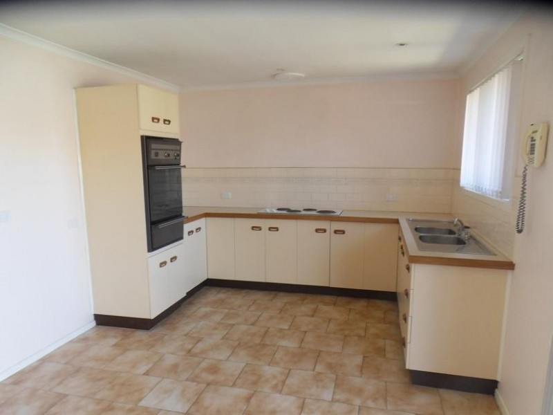 2/112 Victoria Street, Altona Meadows VIC 3028