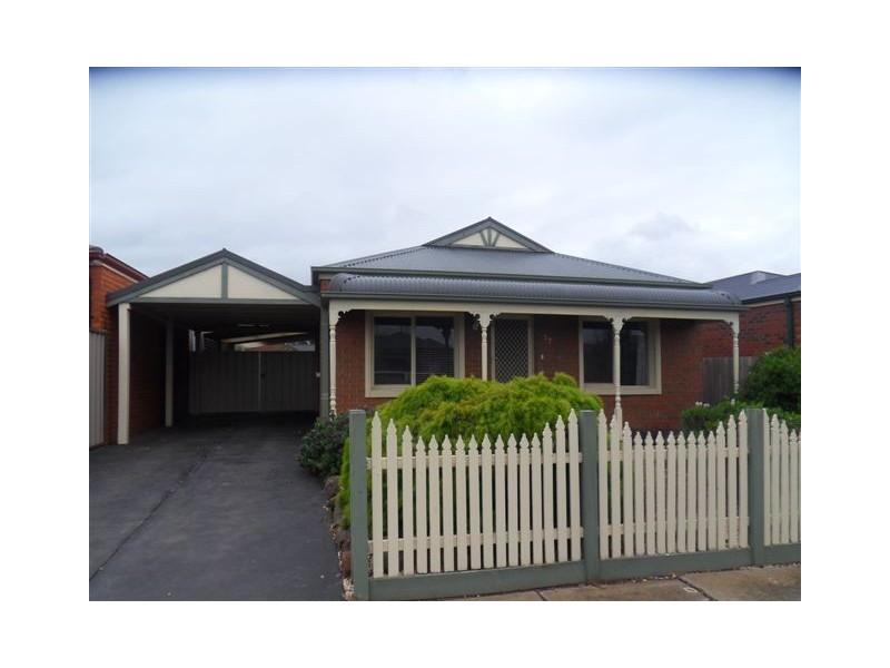 37 Kasem Drive, Werribee VIC 3030