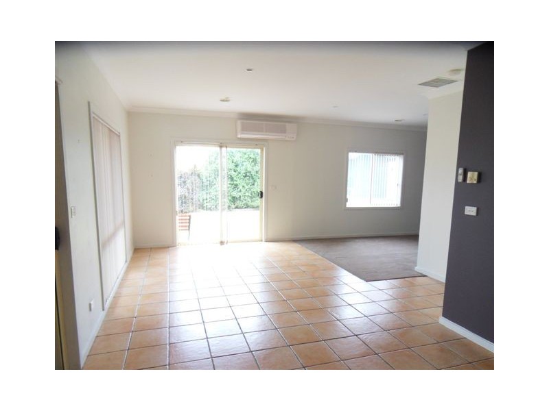 37 Kasem Drive, Werribee VIC 3030