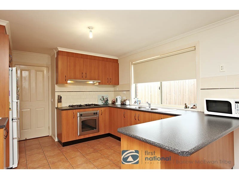 2/92 Seabrook Boulevard, Seabrook VIC 3028