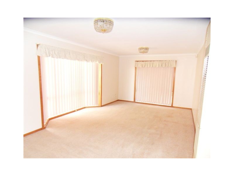 2 Whitehead Court, Altona Meadows VIC 3028