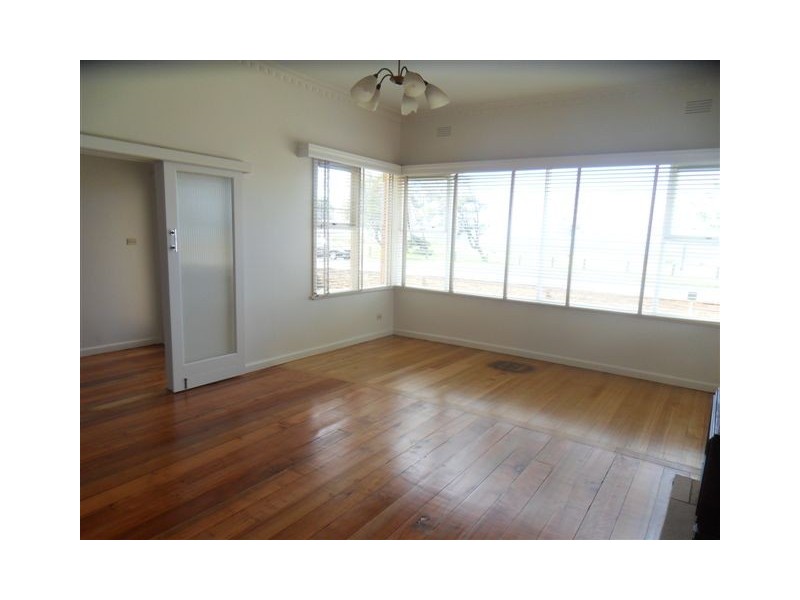 33 Beach Street, Altona VIC 3018