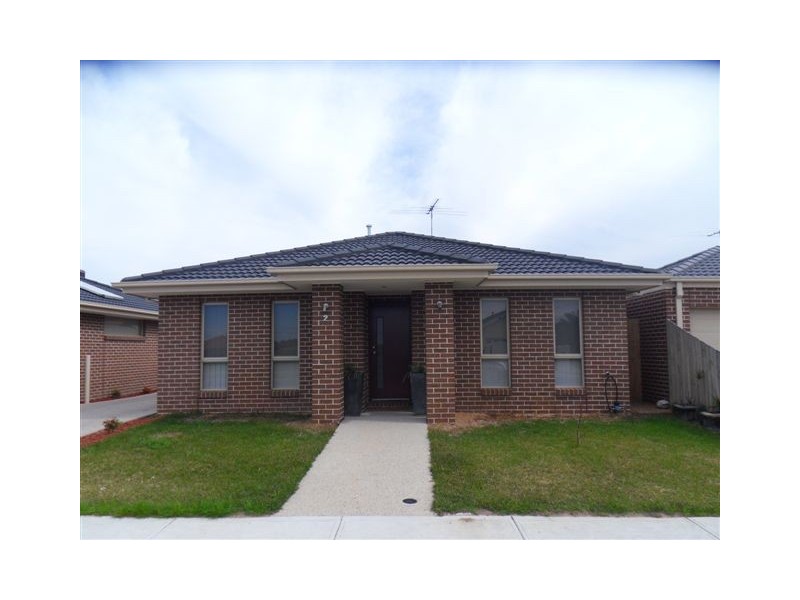 2/9-11 Walshe Crt, Altona Meadows VIC 3028