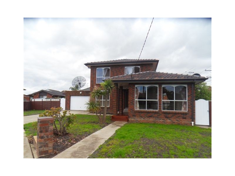 2 Lowe Avenue, Altona VIC 3018