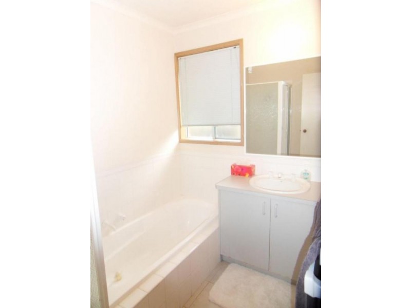 8 Hibiscus Court, Altona Meadows VIC 3028