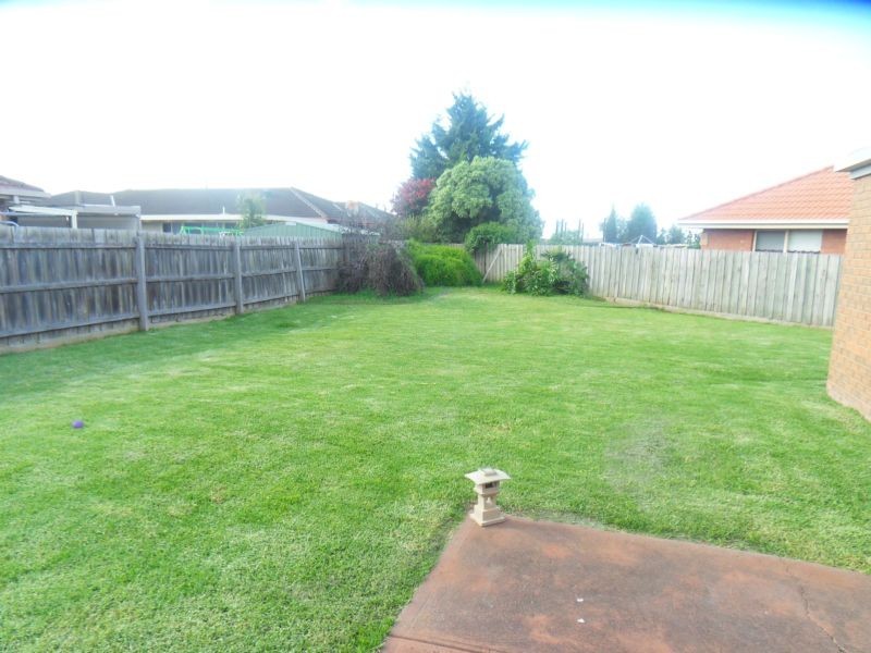 8 Hibiscus Court, Altona Meadows VIC 3028