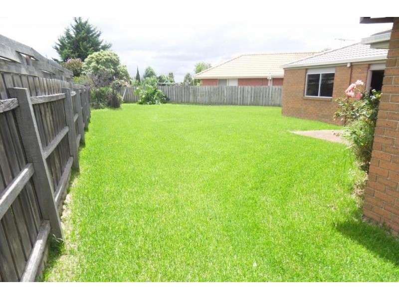 8 Hibiscus Court, Altona Meadows VIC 3028