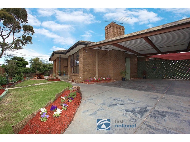 14 Pollywoodside Drive, Altona Meadows VIC 3028