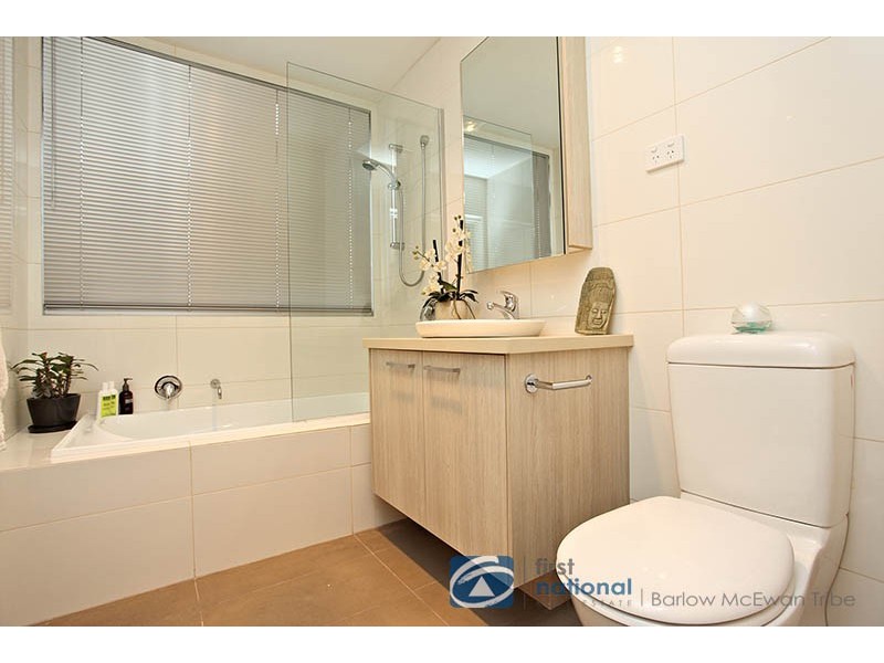 4/239 Esplanade, Altona VIC 3018